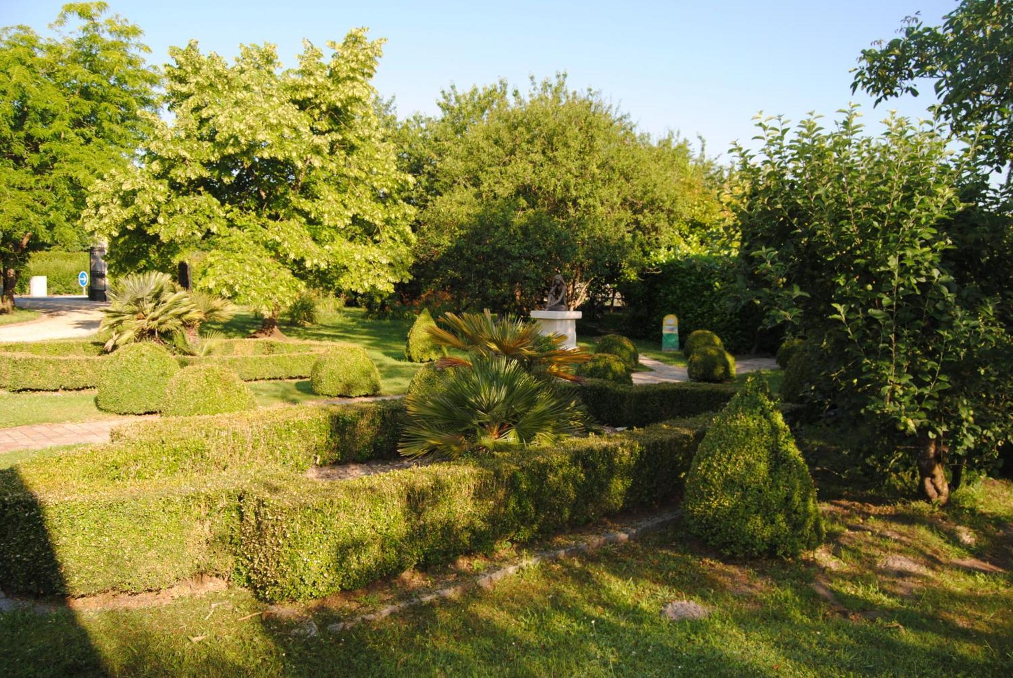 Le Grand Logis - -