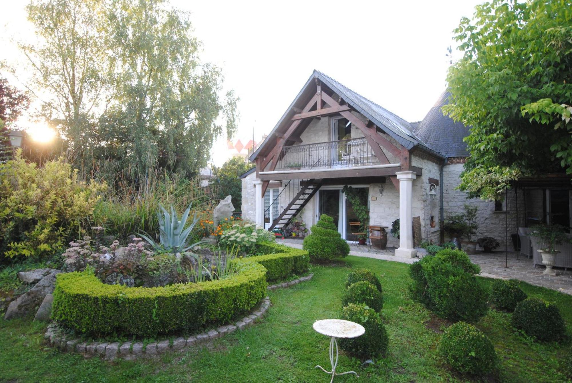Le Grand Logis - - Guest house *
